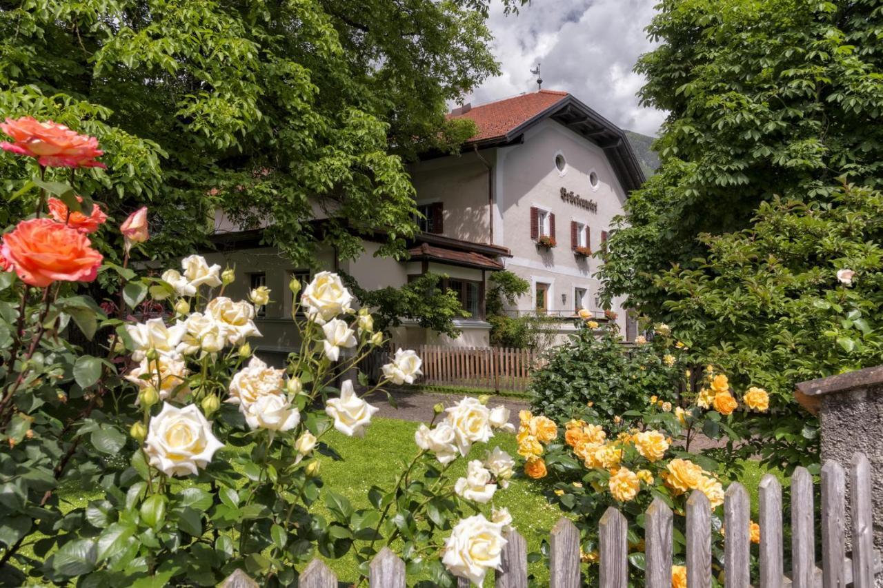 Hotel Brueckenwirt Novacella Exterior foto